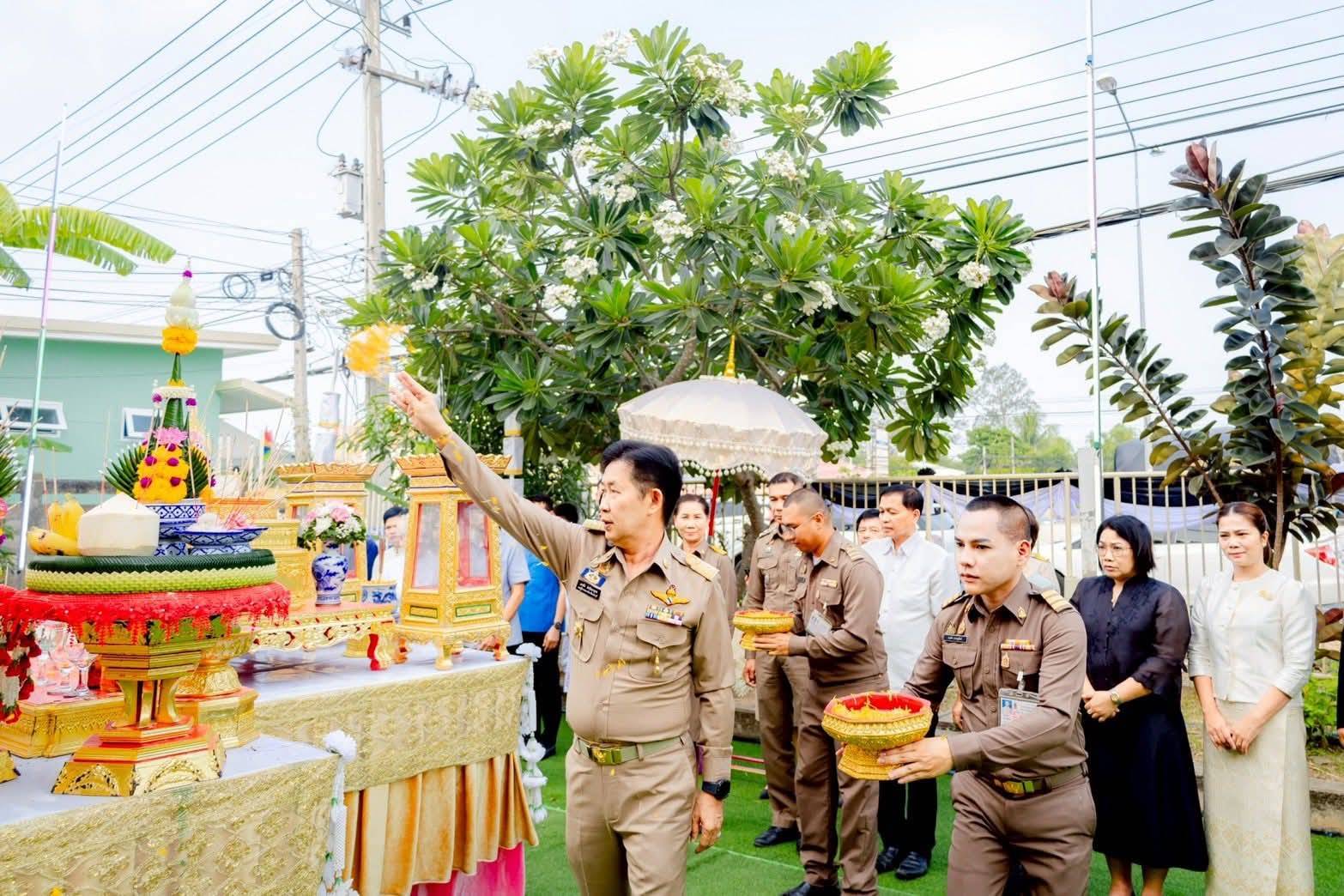 title - ปฏิรูปที่ดินจังหวัดเพชรบุรี ร่วมพิธีสักการะสิ่งศักดิ์สิทธิ์ในการจัดภารกิจพิธีการศพได้ที่รับพระราชทาน ประจำปีงบประมาณ พ.ศ. 2569